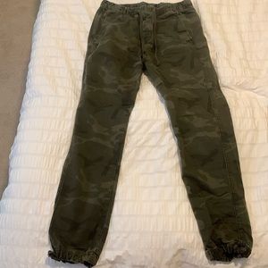 Abercrombie and Fitch camo joggers size small